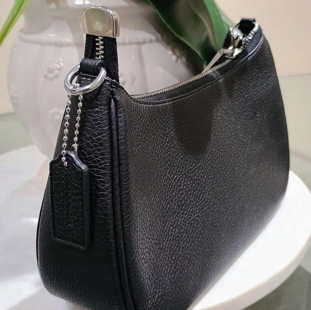 New! ☪️ 🔥 Teri Shoulder Bag In Silver/Black